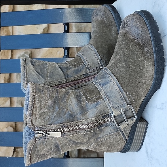 CLARKS FARALYN RISE LEATHER BOOTS - Picture 11 of 11